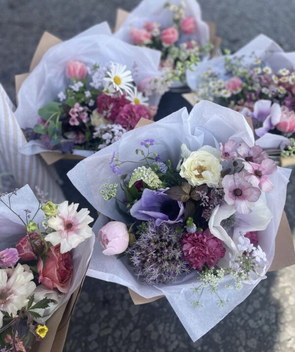 0d9643dc-22ae-4d85-86a7-a81f89003374 2 Mothers Day Bouquets